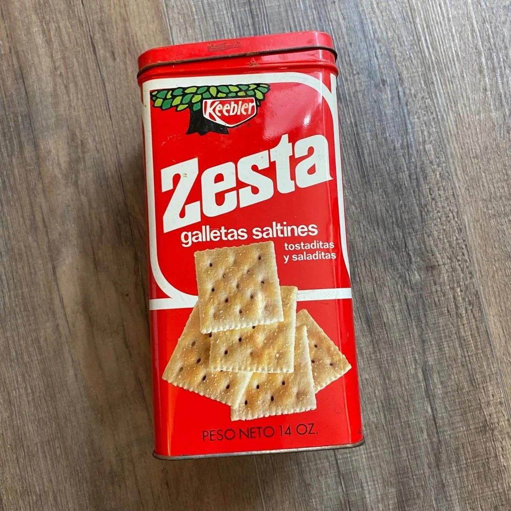 Vintage 1971 Keebler Zesta Saltine Crackers Tin Red 14oz Metal Storage Box USA